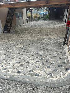 Tlakovanje dvorišča
