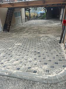Tlakovanje dvorišča