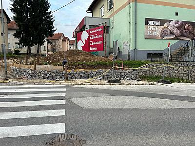 Kamnita škarpa v Bršljinu