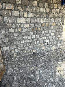 Oplata mostu čez Sušico z naravnim kamnom