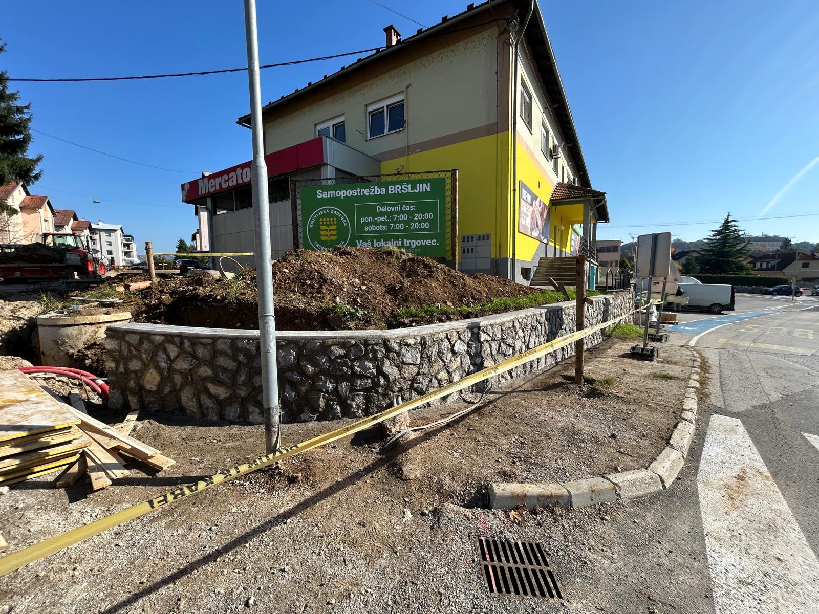 Kamnita škarpa v Bršljinu